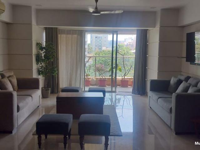 Flat for rent in Dadar West, Mumbai City District