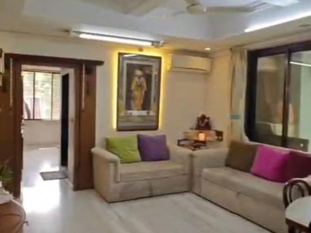 Flat for rent in Vile Parle West, Mumbai