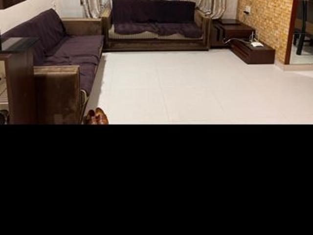 Flat for rent in Vile Parle West, Mumbai