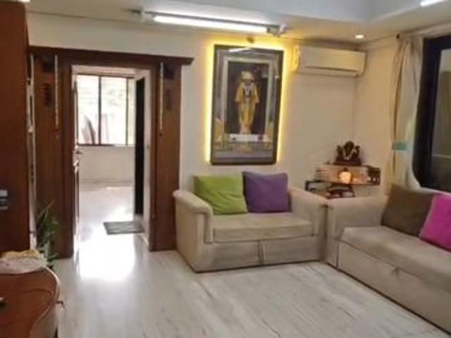 Flat for rent in Vile Parle West, Mumbai
