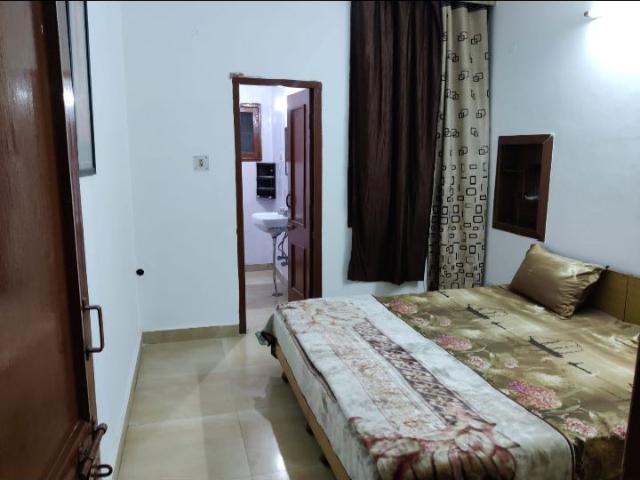 Flat for rent in Ward 8, Chandigarh