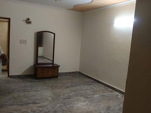 Flat for rent in Rohini, Delhi