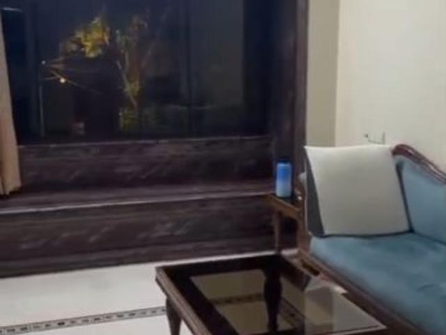 Flat for rent in Vile Parle West, Mumbai