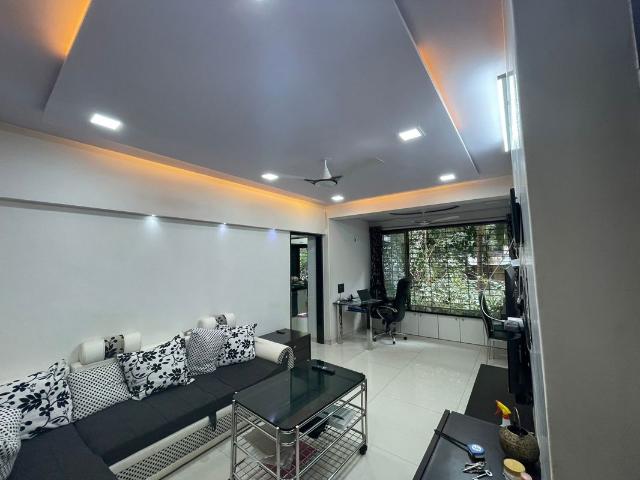 Flat for rent in Vile Parle West, Mumbai