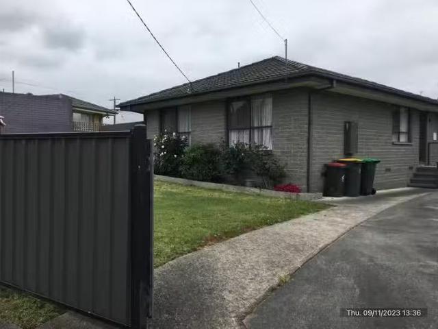 House for rent in Churchill, Victoria