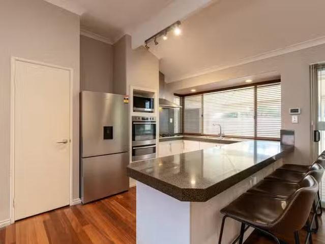 House for rent in Canning Vale, Western Australia