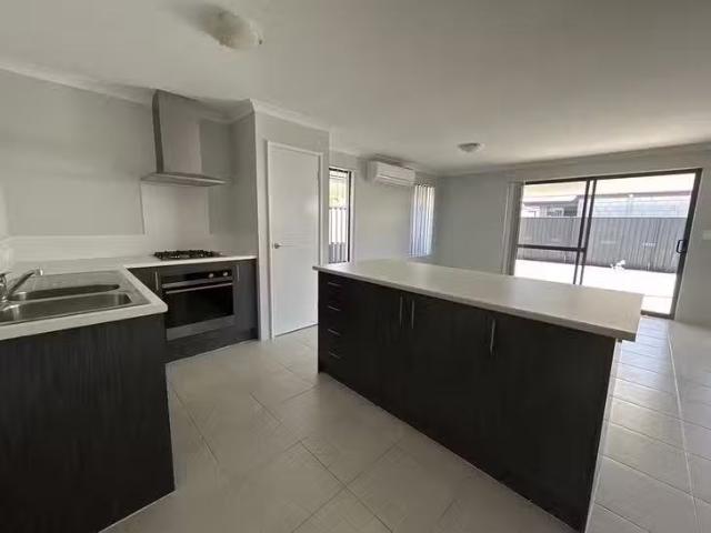 House for rent in Seville Grove, Western Australia