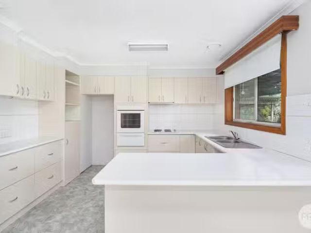 House for rent in Haddon, Victoria