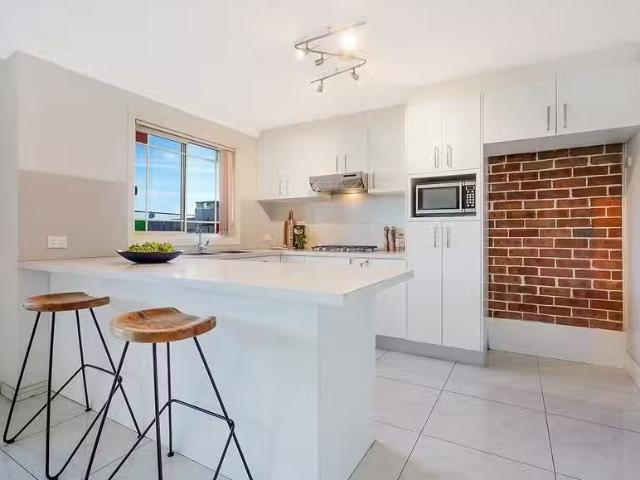 Condo for rent in Sydney, New South Wales