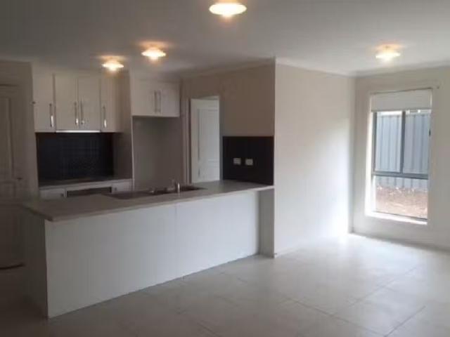 House for rent in Harcourt North, Victoria