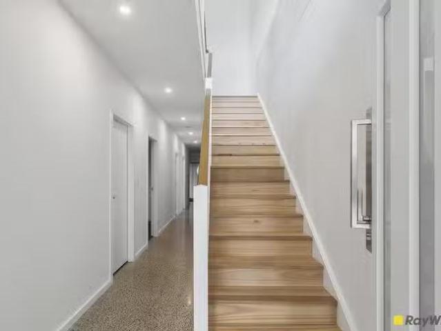 House for rent in Wollongong West, New South Wales