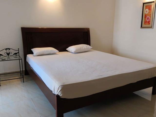Flat for rent in DLF 5, Gurugram