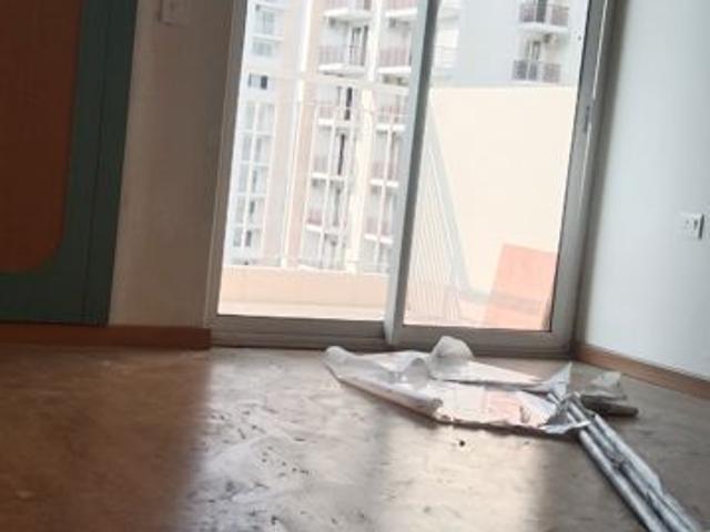 Flat for rent in Momnathal, Noida