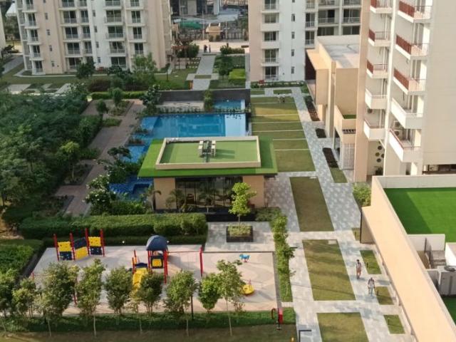 Flat for rent in Momnathal, Noida