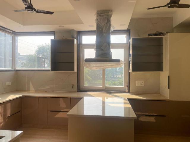 Property for rent in Sector 43, Noida