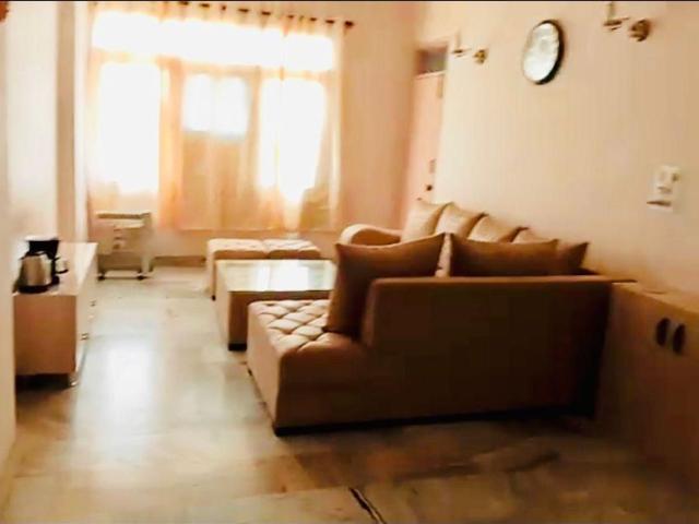 Flat for rent in East Delhi, Deri