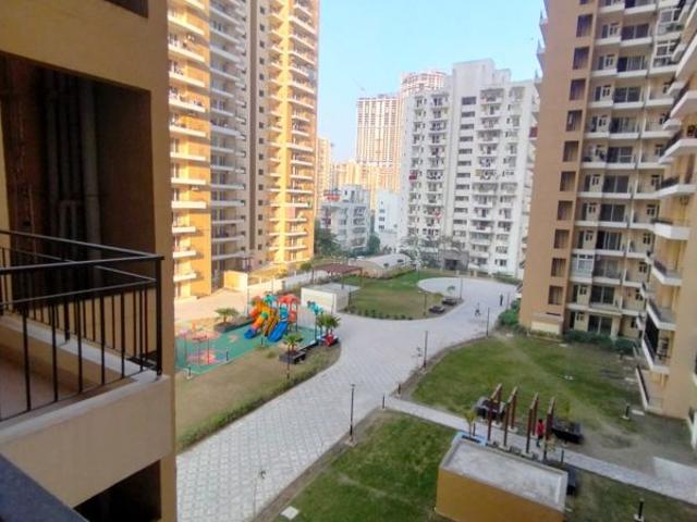 Flat for rent in Barola, Noida
