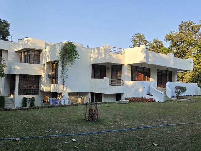 Villa for rent in South Delhi, Deri