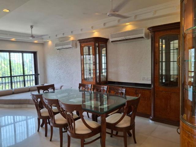 Flat for rent in Khar, Mumbai