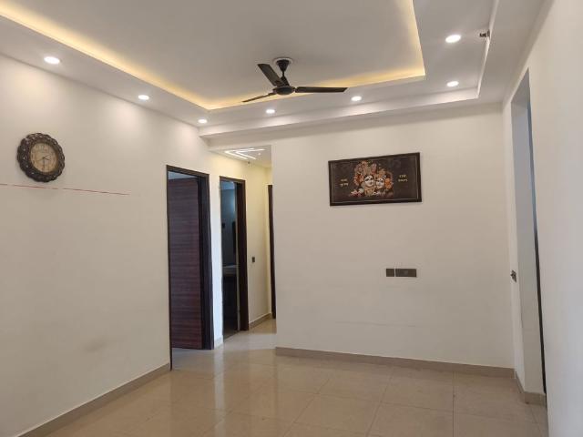 Flat for rent in Barola, Noida