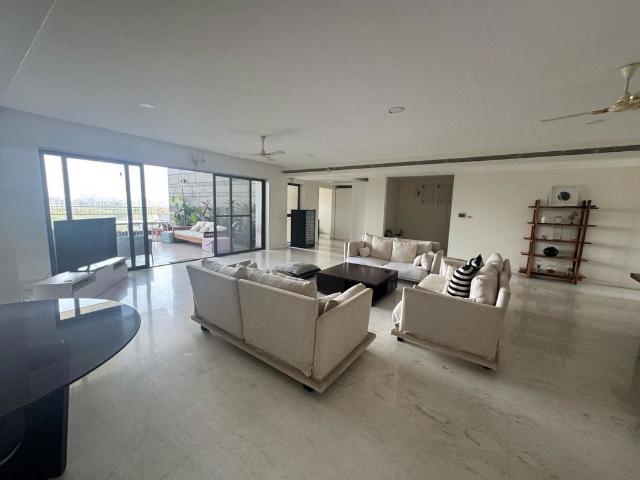 Flat for rent in Koregaon Park, Pune