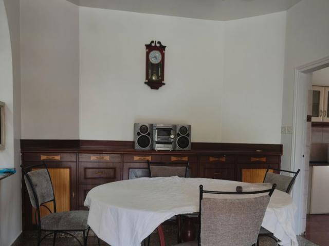 Flat for rent in Model Colony, Pune