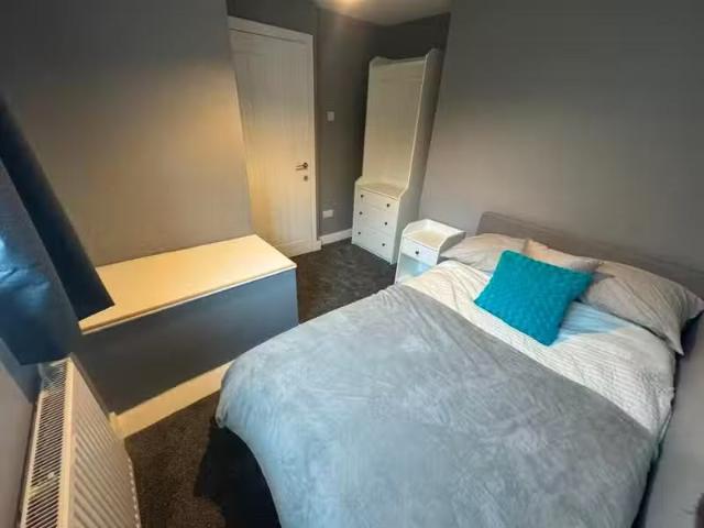 House for rent in Kingswood, School House