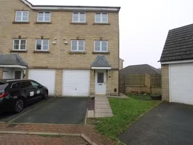 House for rent in Westwood Park, West Yorkshire