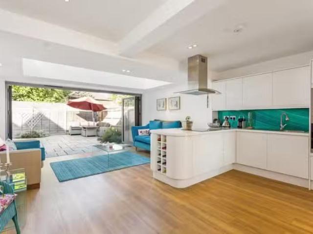 House for rent in Lower Green Esher, Blackhills