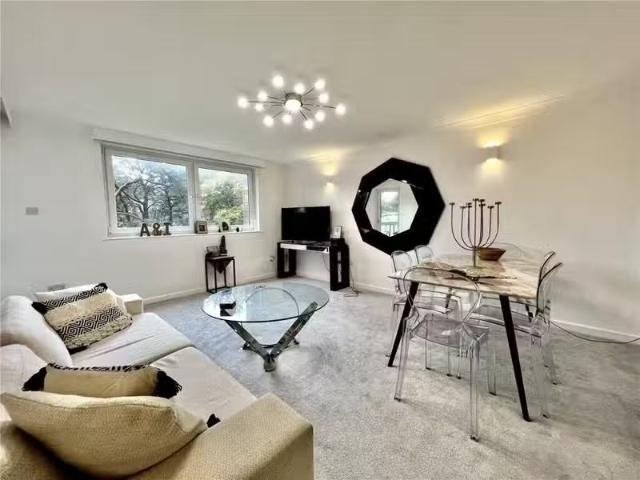 Apartment for rent in Branksome Park, Poole