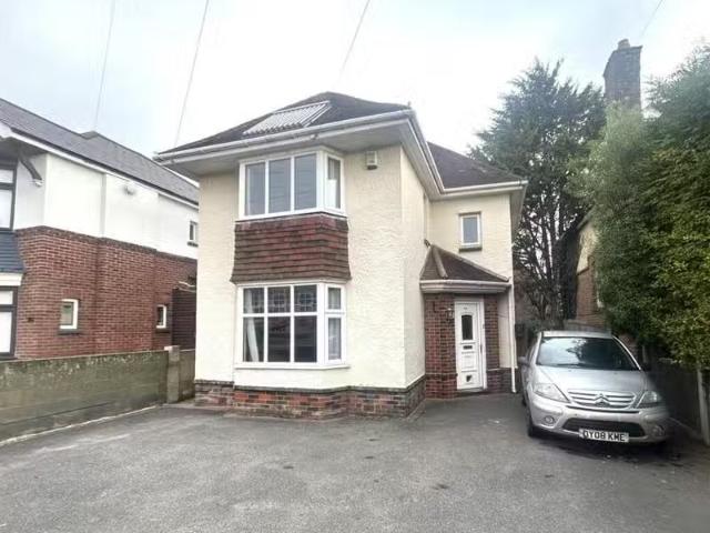 House for rent in Holdenhurst, Bournemouth