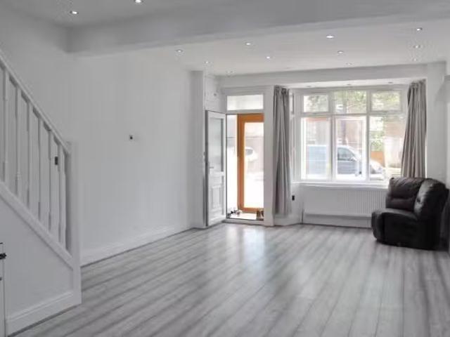 House for rent in Hackbridge, Greater London