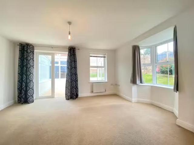 House for rent in Kingswood