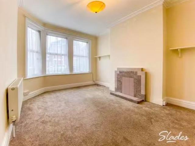 House for rent in Chapel End, Highams Park