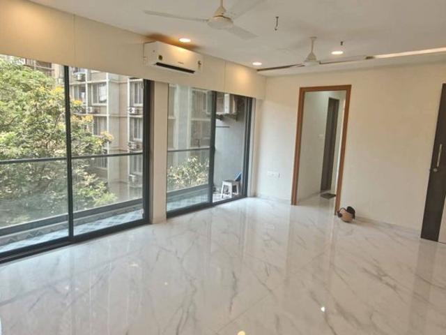 Flat for rent in Parel, Mumbai City District