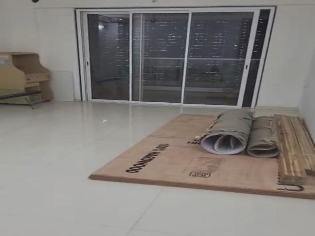 Flat for rent in Parel, Mumbai City District