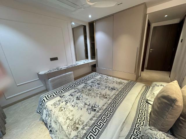 Flat for rent in Khar, Mumbai