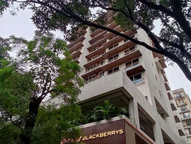 Flat for rent in Khar, Mumbai