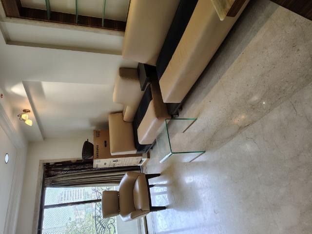Flat for rent in Khar, Mumbai