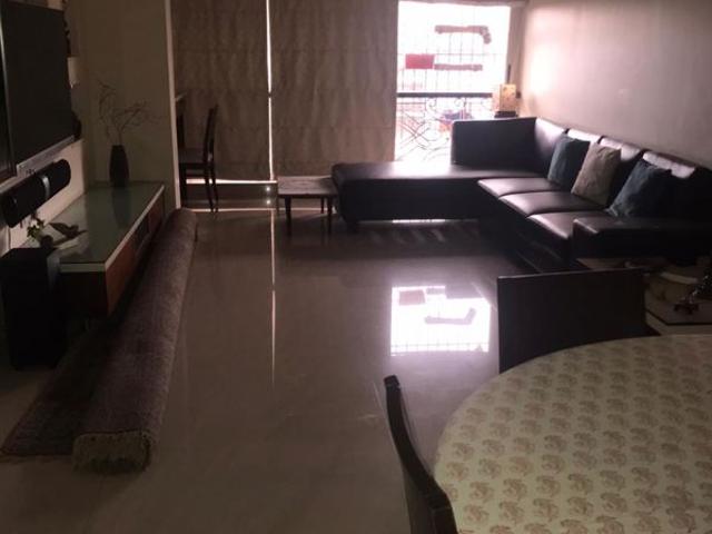 Flat for rent in Khar, Mumbai