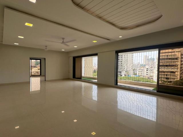 Flat for rent in Parel, Mumbai City District