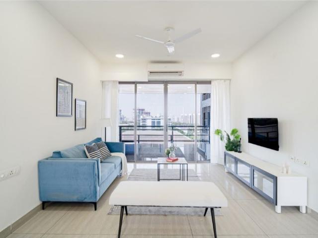 Flat for rent in Khar, Mumbai