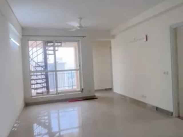 Flat for rent in Kosmos, Noida