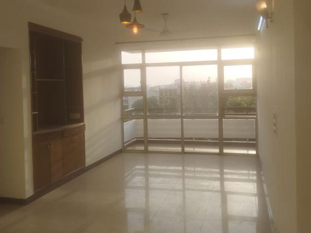 Flat for rent in Sushant Estate, Gurugram