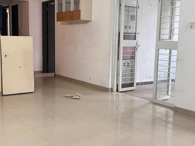 Flat for rent in Model Colony, Pune