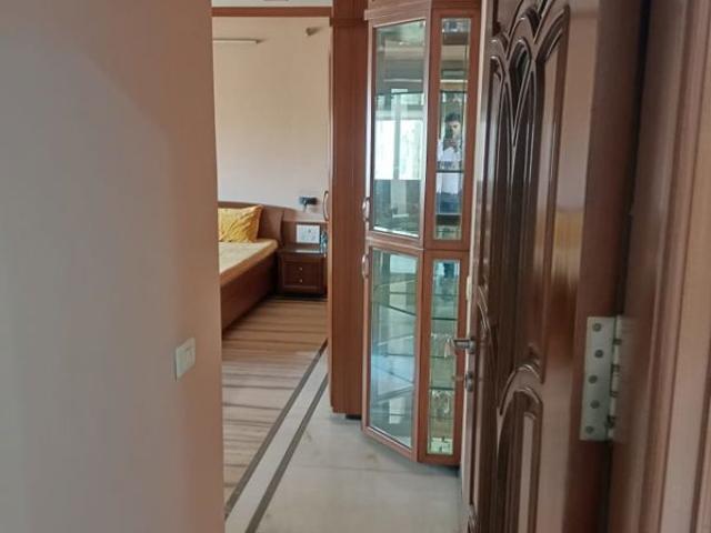 Flat for rent in Colaba, Mumbai City District