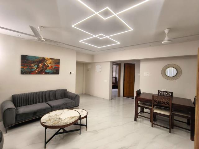Flat for rent in Khar, Mumbai