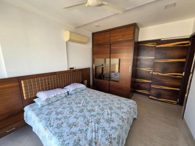 Flat for rent in Khar, Mumbai
