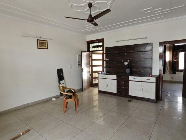 Flat for rent in Ward 13, Chandigarh