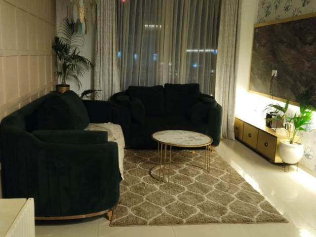 Flat for rent in Palm Hills, Gurugram
